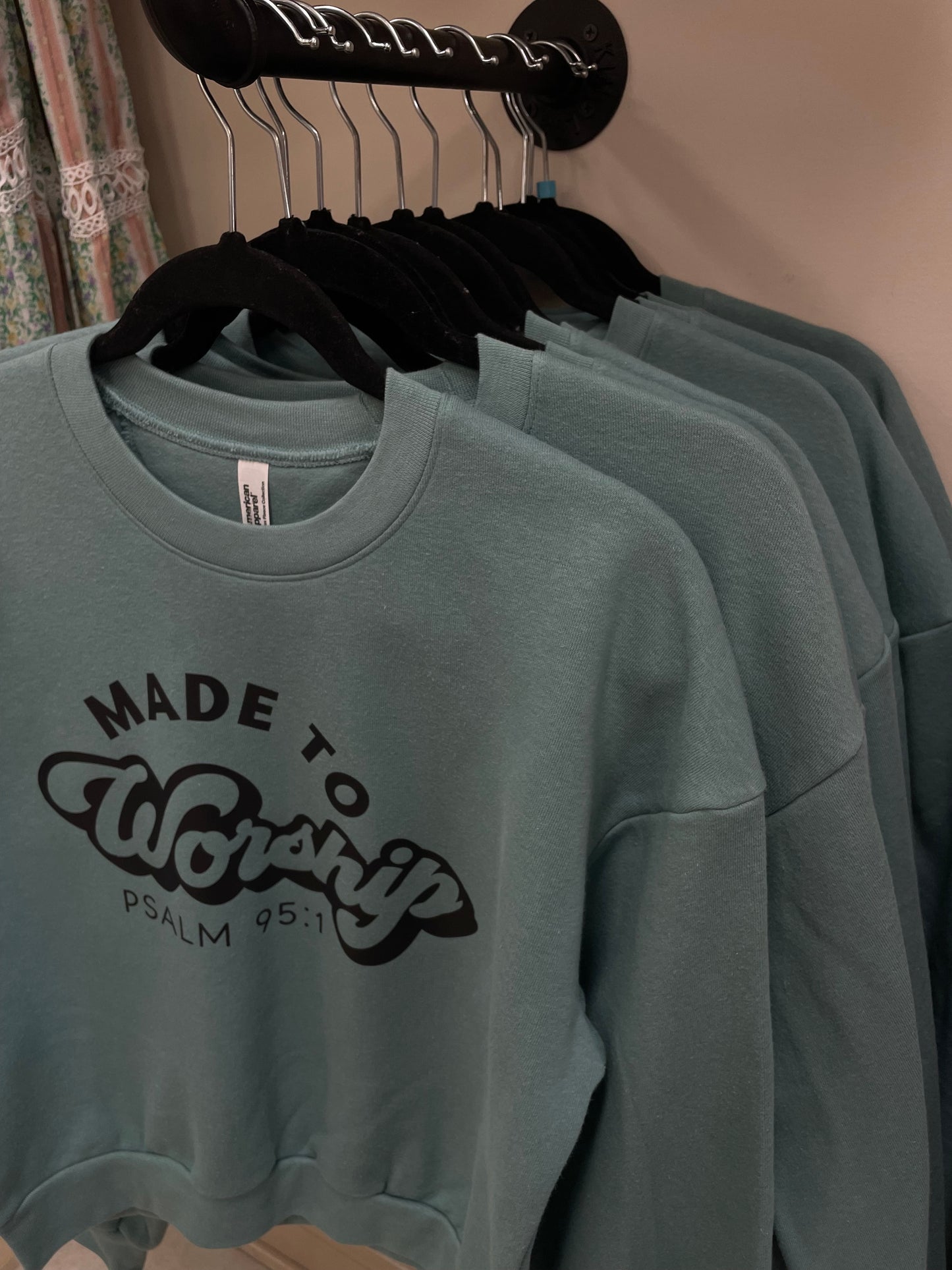 Made to Worship Peyton River Cropped Crew