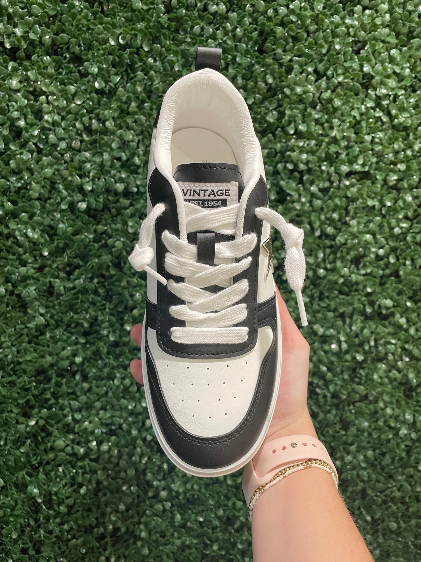 Vintage Havana Black & Gold Aura 10 Sneakers