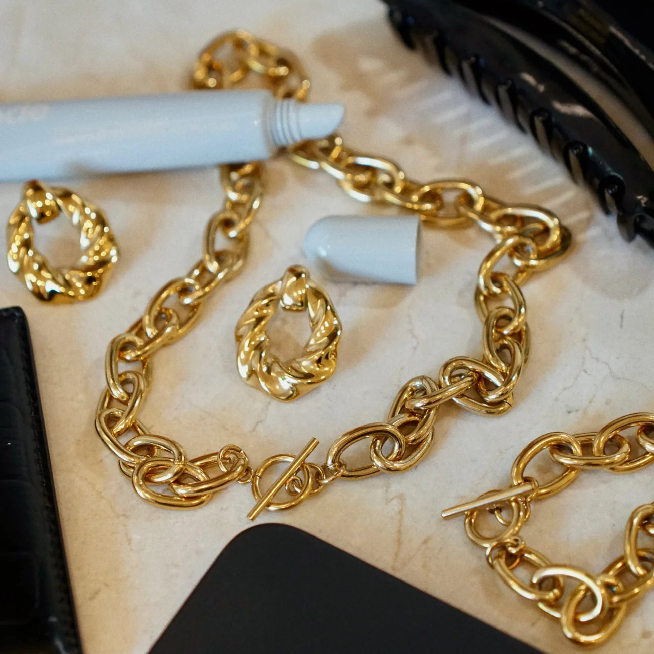 Ellie Vail Colter Twist Knocker Earring