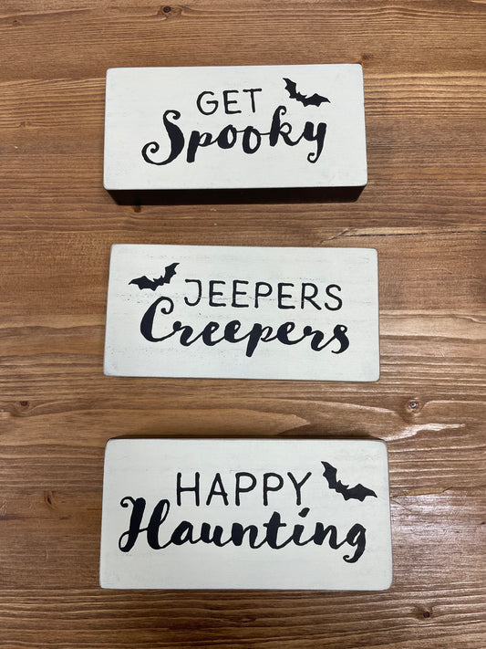 Halloween Shelf Sitter with Bats