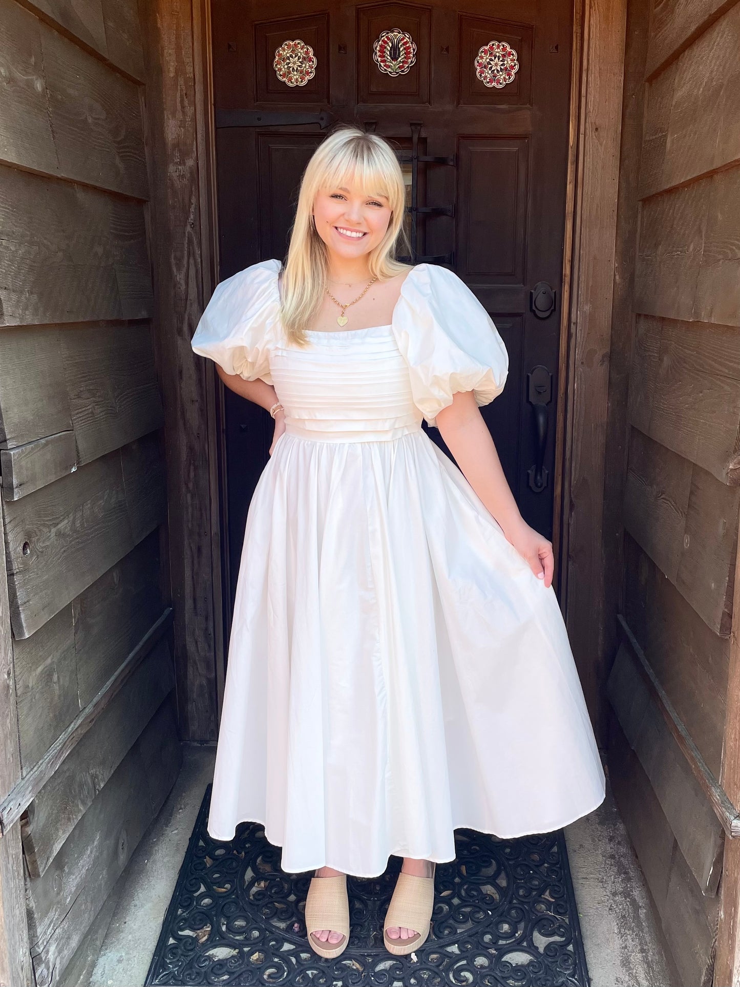 Queue the Dramatics Dress - White