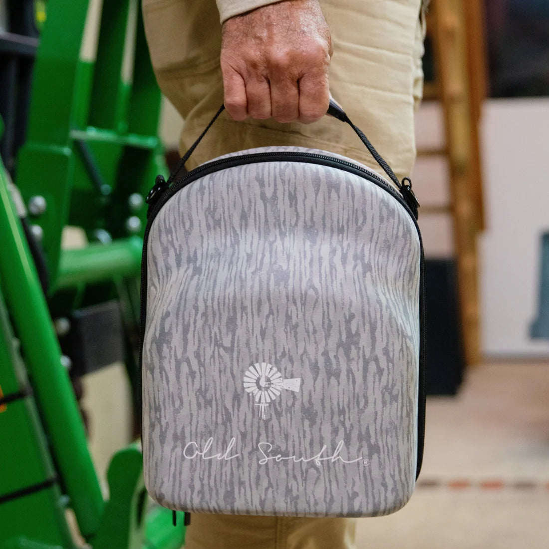 6 Hat Travel Case - Arctic Camo