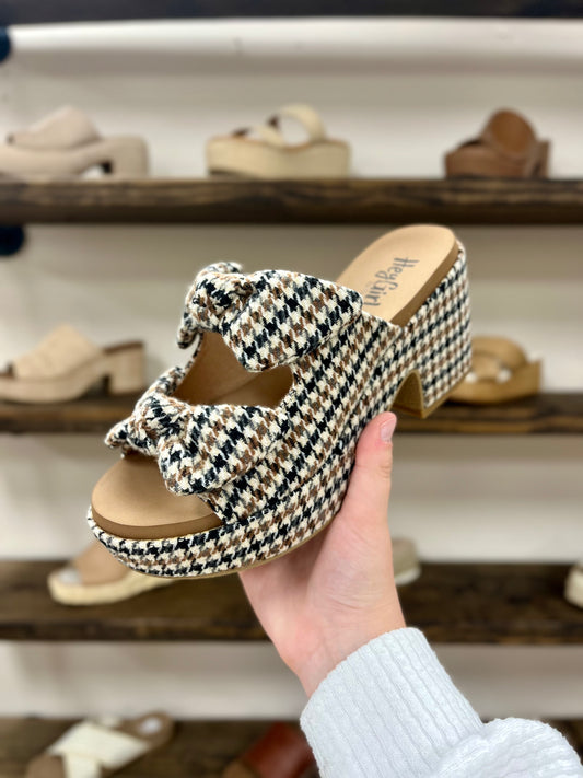 Corkys Put A Bow On It Houndstooth Heels