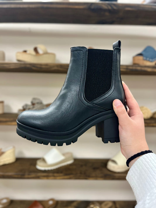 Corkys Trust Issues Black Boots