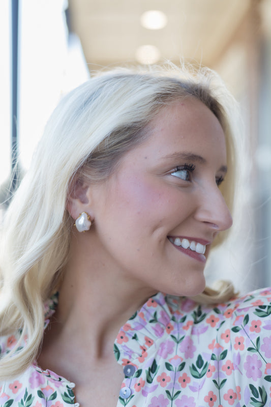 Ellie Vail Willa Oversized Baroque Pearl Earring