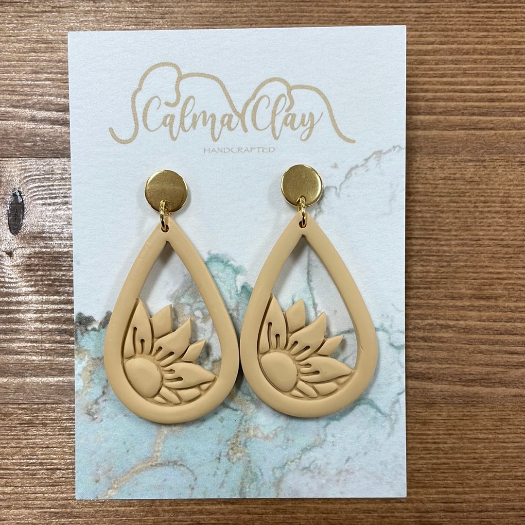 Calma Clay Peach Sunflower Gold Stud