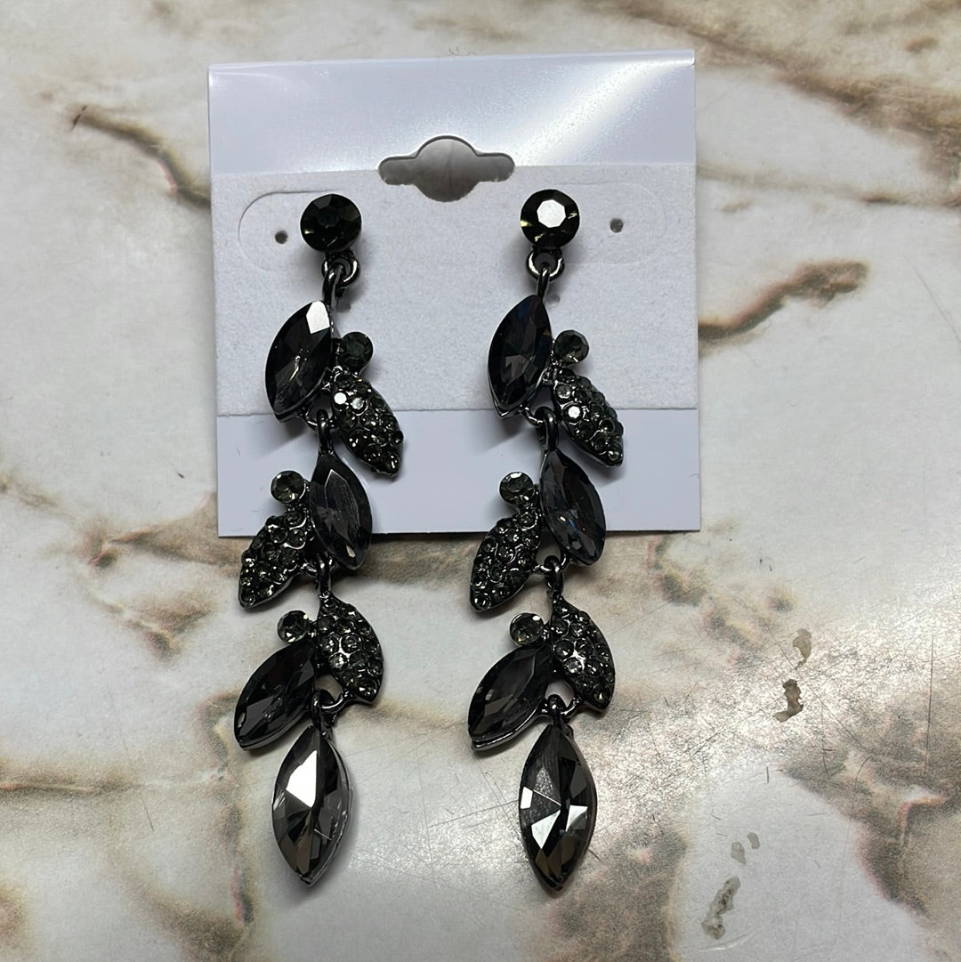 Formal Earrings Black Leafy