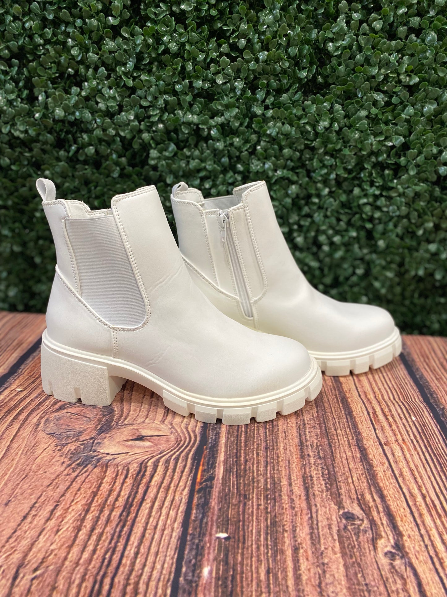 Very G White Zoe Boots