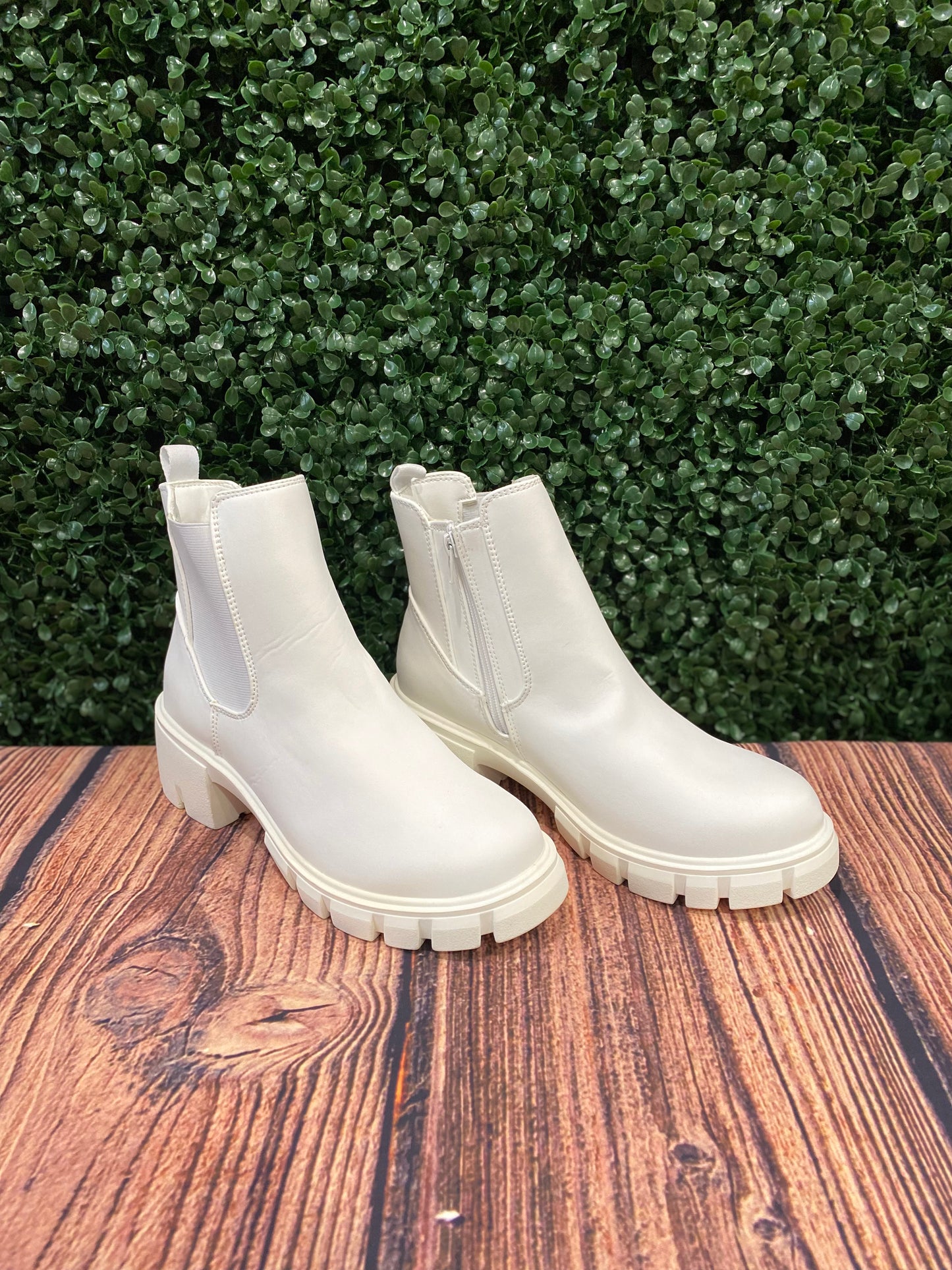 Very G White Zoe Boots